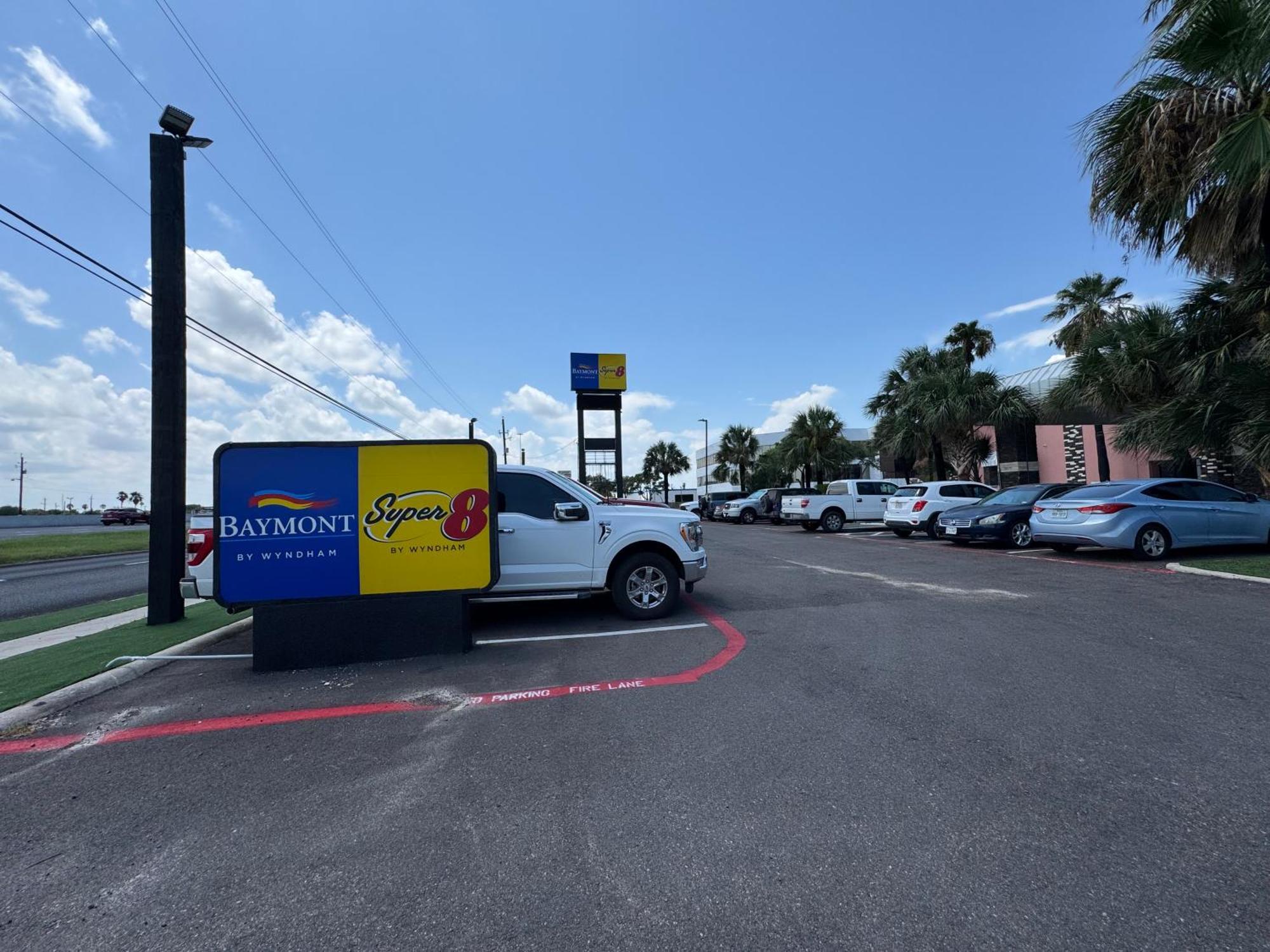 מלון Baymont By Wyndham Corpus Christi Airport מראה חיצוני תמונה