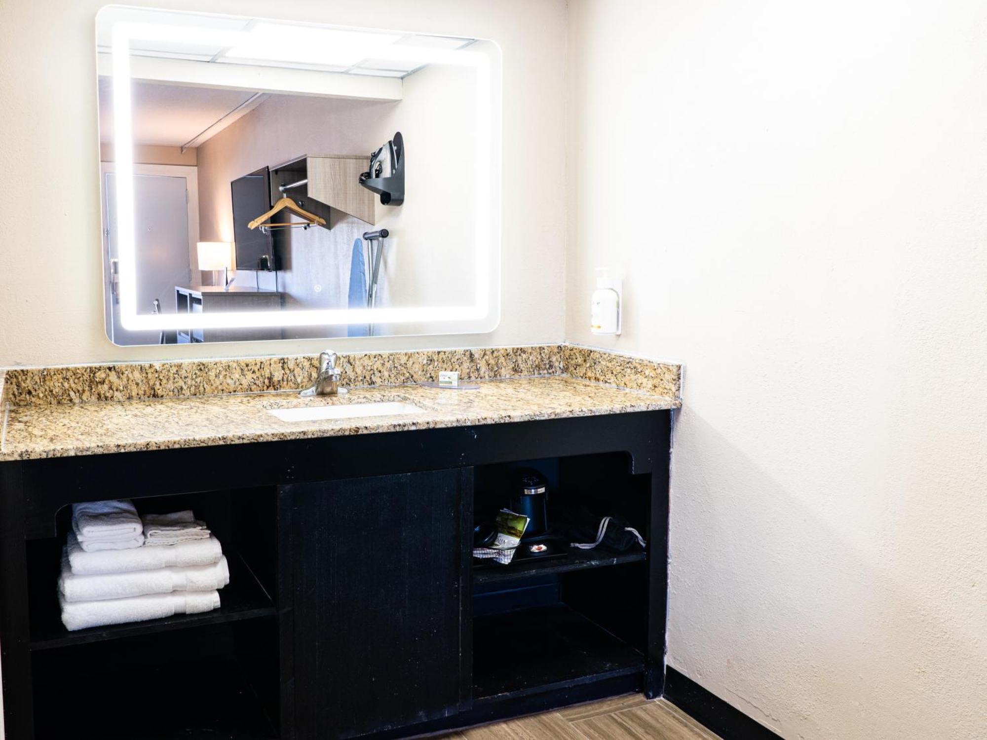 מלון Baymont By Wyndham Corpus Christi Airport מראה חיצוני תמונה