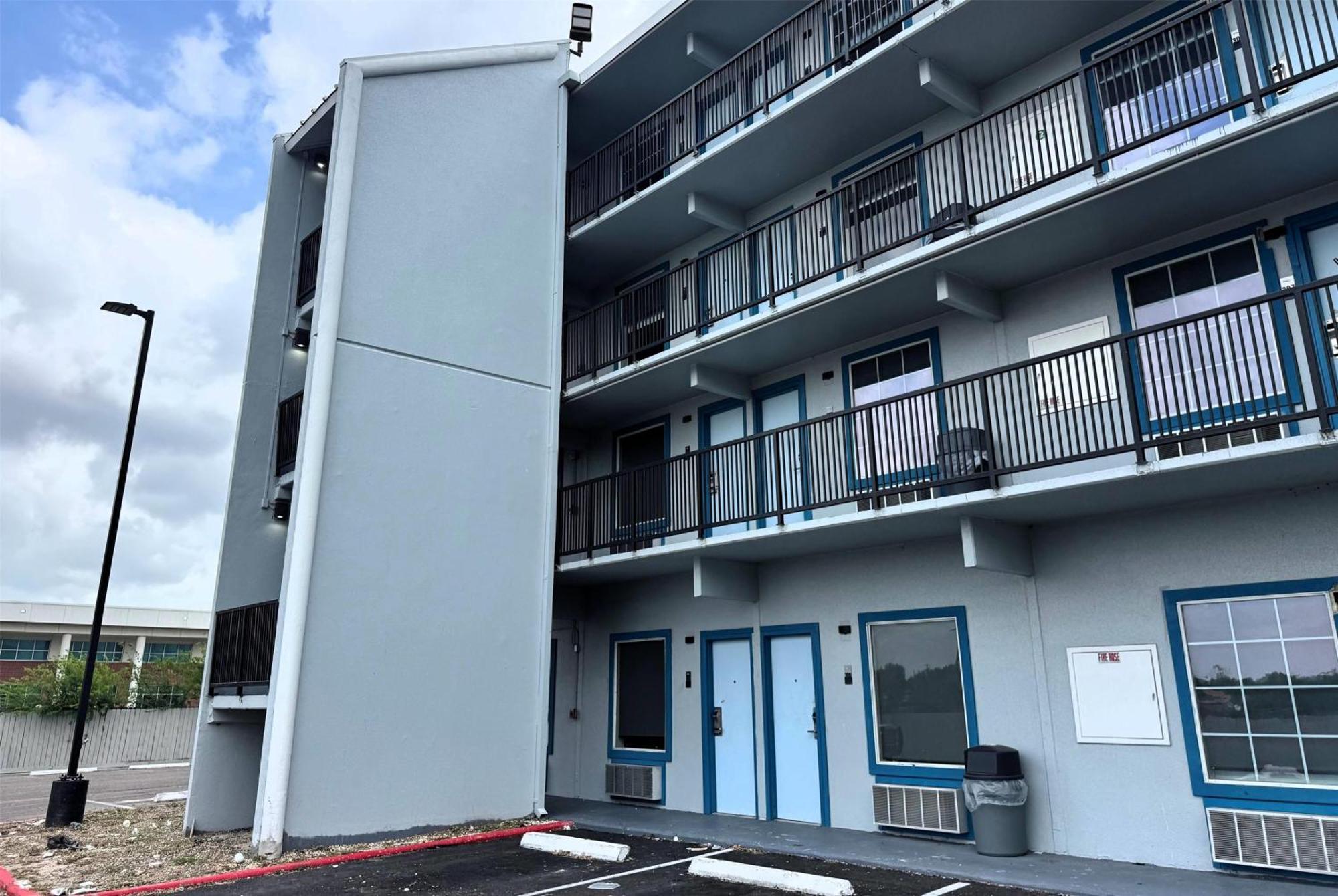 מלון Baymont By Wyndham Corpus Christi Airport מראה חיצוני תמונה